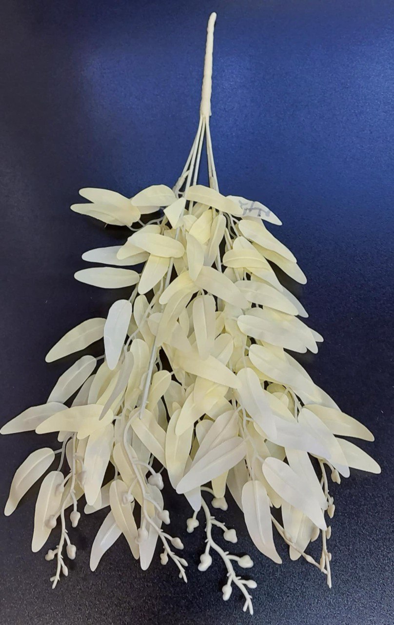Ramură decorativă ruscus artificial ivory – 50cm model cu frunze lungi și boboci fini